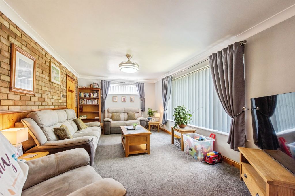 Additional image 3 of 4 bed detached bungalow for saleWoodlands Rise, Brandon IP27