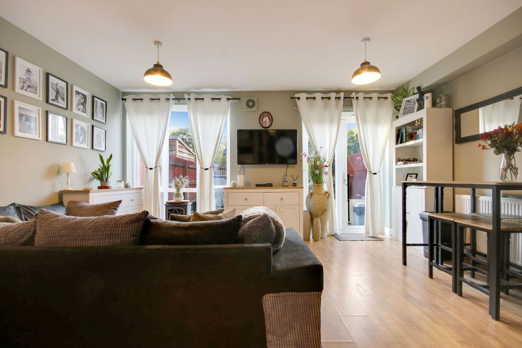 Additional image 3 of 2 bed flat for saleAspen Grove, Fremington, Barnstaple, Devon EX31