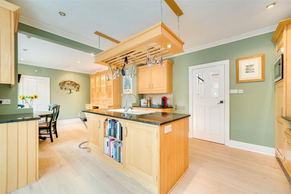 Additional image 10 of 6 bed detached house for saleAcacia Park Drive, Apperley Bridge, West Yorkshire BD10