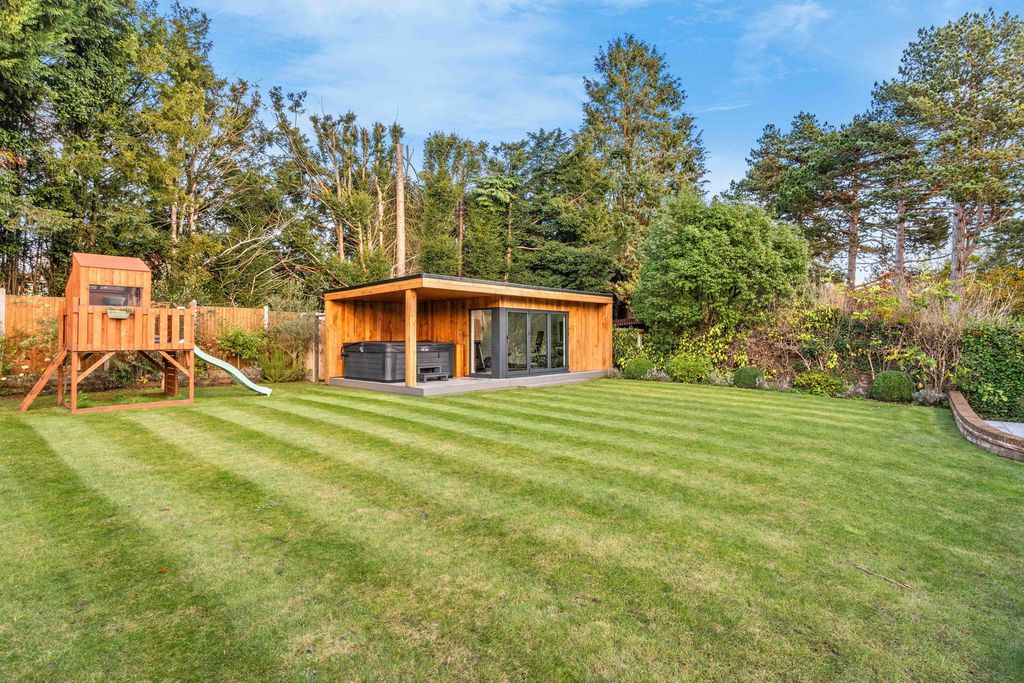 Additional image 35 of 4 bed detached house for saleLongaford Way, Hutton Mount, Brentwood CM13