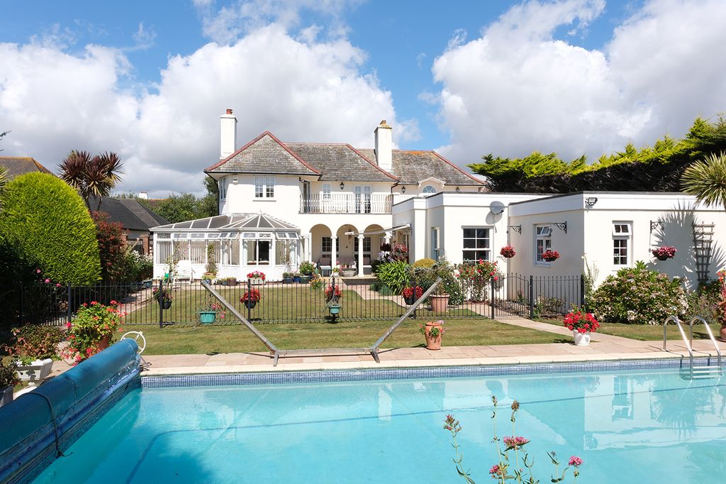 Additional image 4 of 7 bed detached house for saleThe Byeway, Aldwick Bay Estate, Aldwick, West Sussex PO21