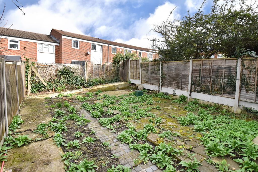 Additional image 11 of 3 bed flat for saleLytchet Road, Bromley BR1