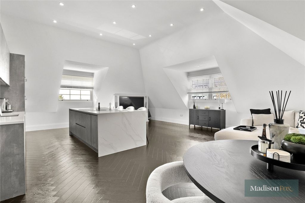 Additional image 6 of 3 bed flat for saleManor Road, Chigwell, Essex IG7