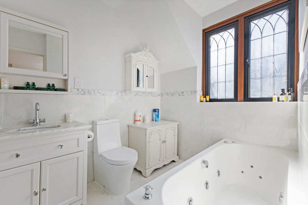Additional image 6 of 5 bed detached house for saleBlind Lane, Bourne End SL8