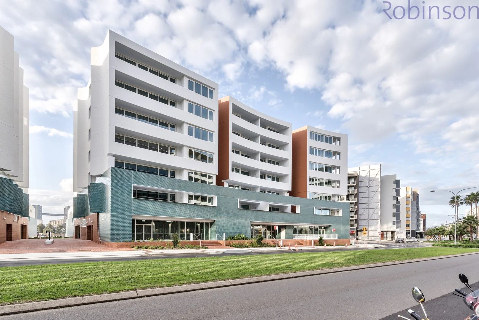 Level 1, 106/21 Honeysuckle Drive, Newcastle NSW 2300