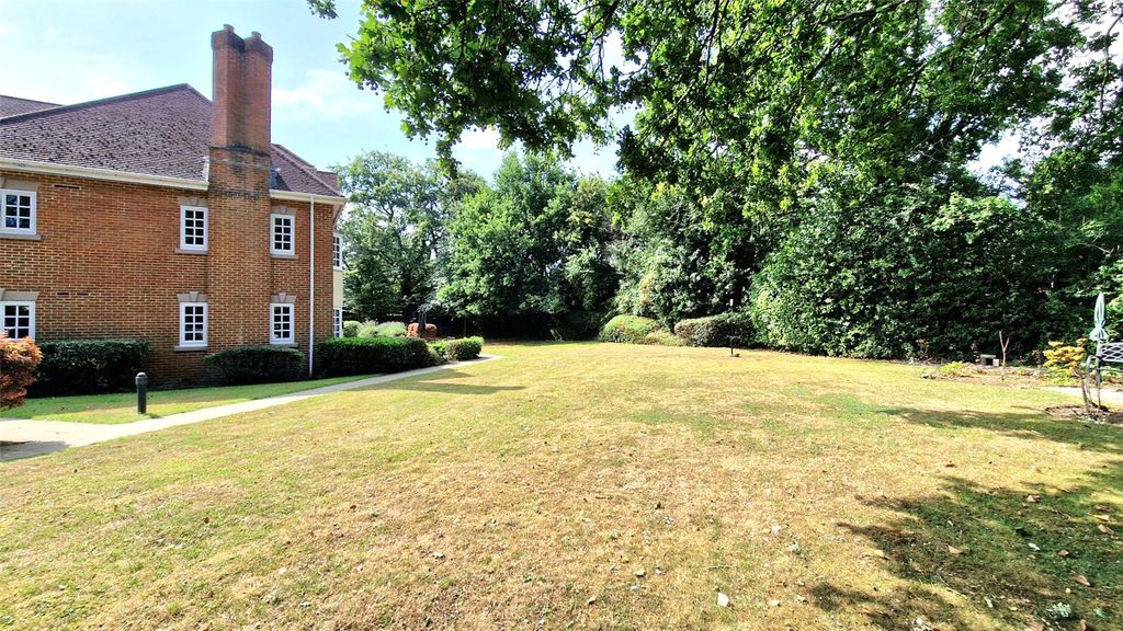 Additional image 9 of 2 bed flat for saleCourtney Place, Terrace Road South, Binfield, Bracknell RG42