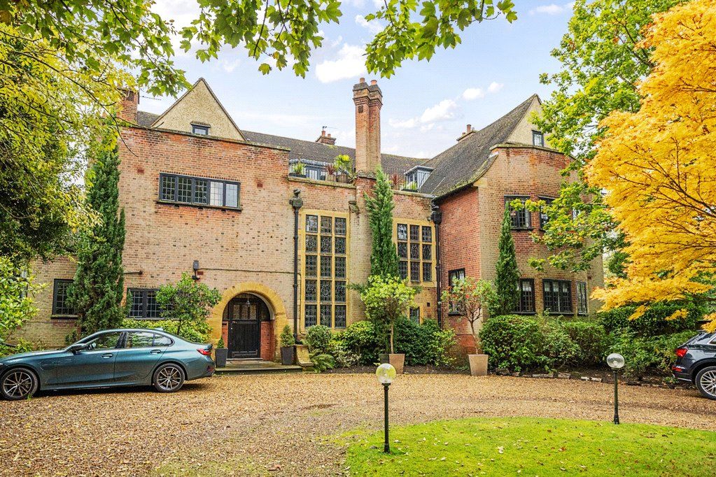 2 bed flat for saleMavelstone Road, Bickley, Kent BR1