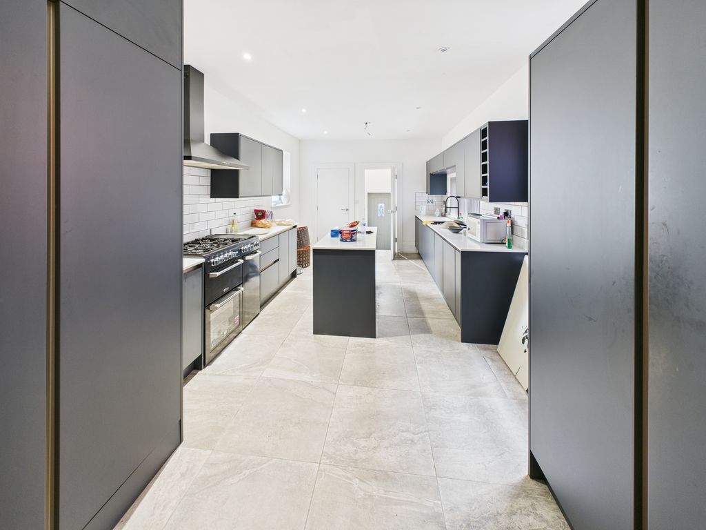 Additional image 4 of 4 bed semi-detached house for saleTaunton Road, Bridgwater TA6