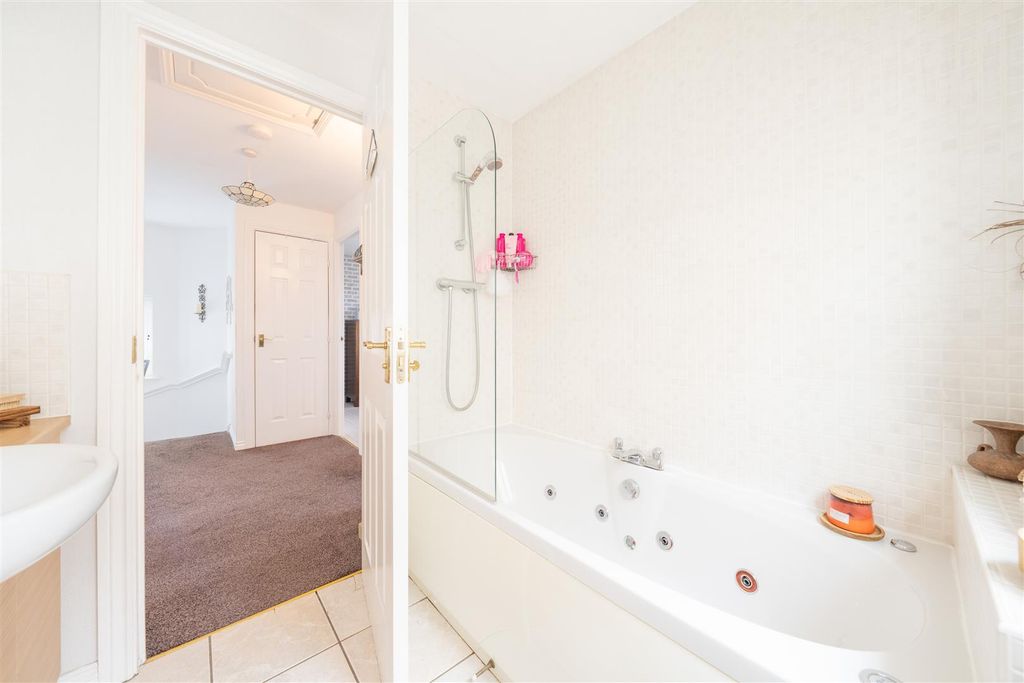 Additional image 18 of 3 bed detached house for sale83 Hallydown Crescent, Eyemouth TD14