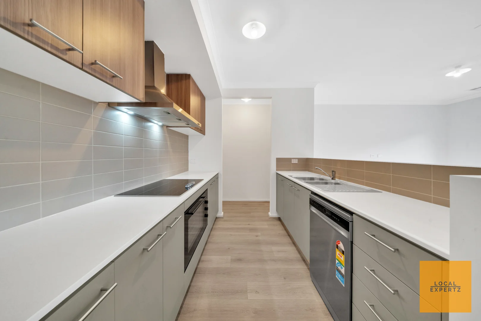 99 Kingdom Boulevard, Weir Views VIC 3338 photo 2