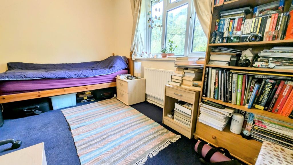 Additional image 7 of 2 bed maisonette for saleSavile Crescent, Bordon, Hampshire GU35