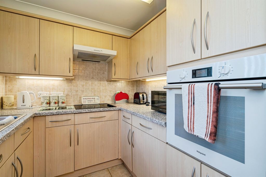 Additional image 7 of 2 bed flat for saleHanbury Court, Thetford IP24