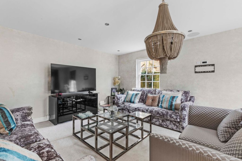 Additional image 10 of 6 bed detached house for saleChilterns Park, Bourne End, Buckinghamshire SL8