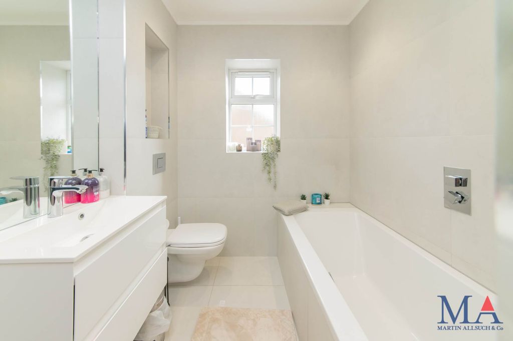 Additional image 35 of 5 bed detached house for saleRed Road, Borehamwood WD6