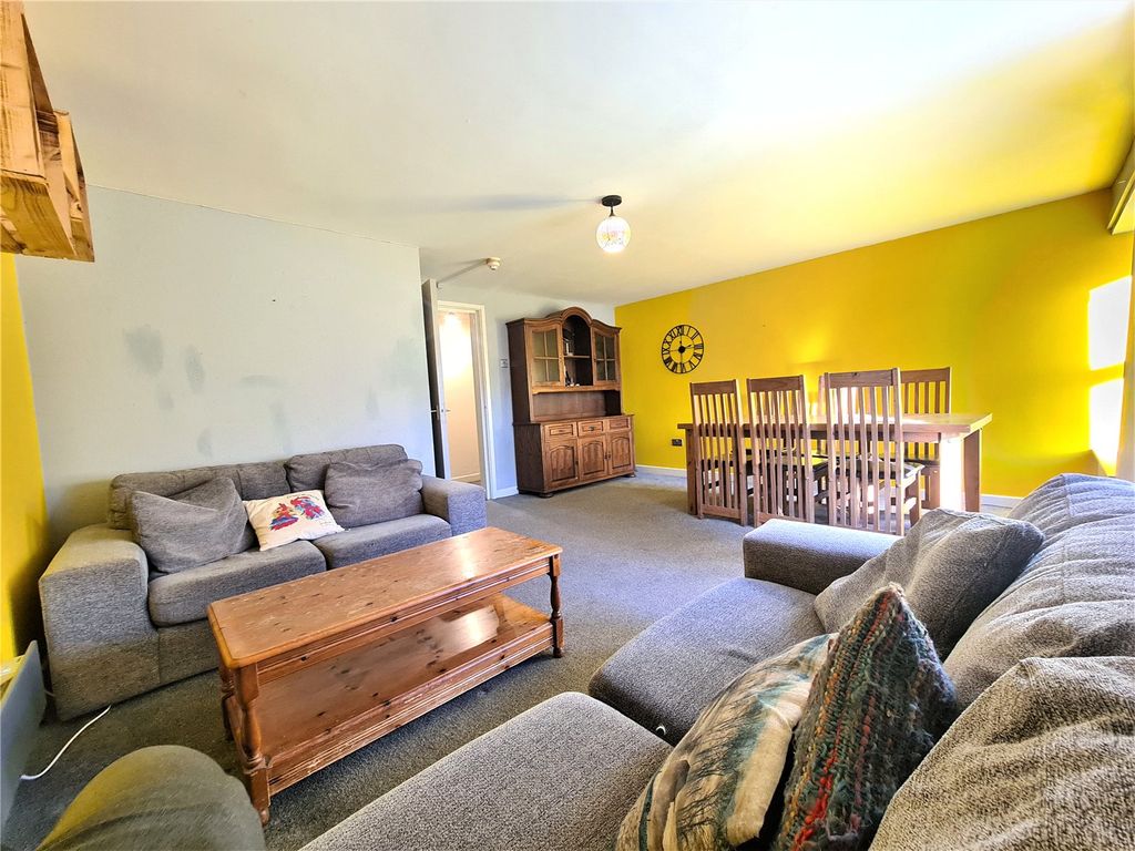 2 bed flat for saleTalybont, Ceredigion SY24