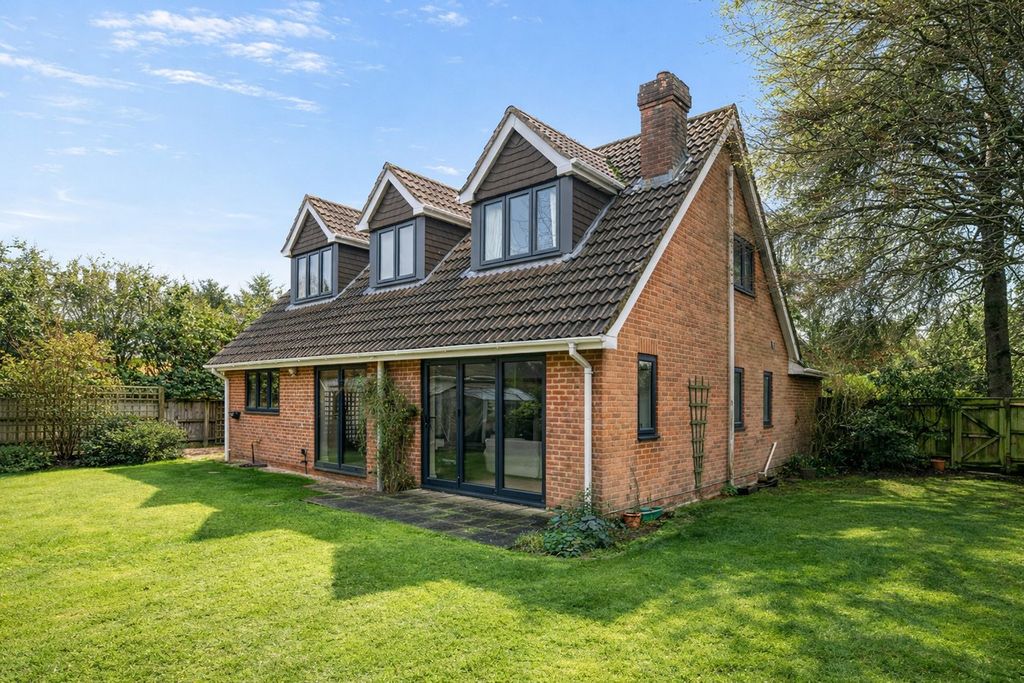 Additional image 14 of 3 bed chalet for saleLyndhurst Road, Brockenhurst SO42