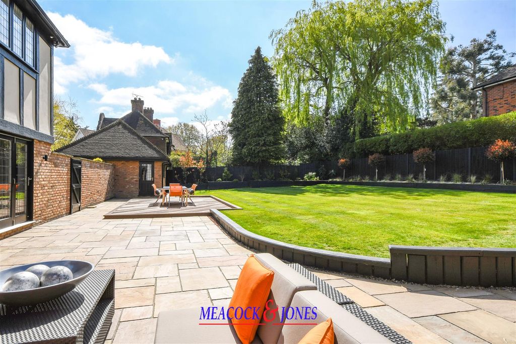 Additional image 5 of 6 bed detached house for saleChallacombe Close, Hutton Mount, Brentwood CM13