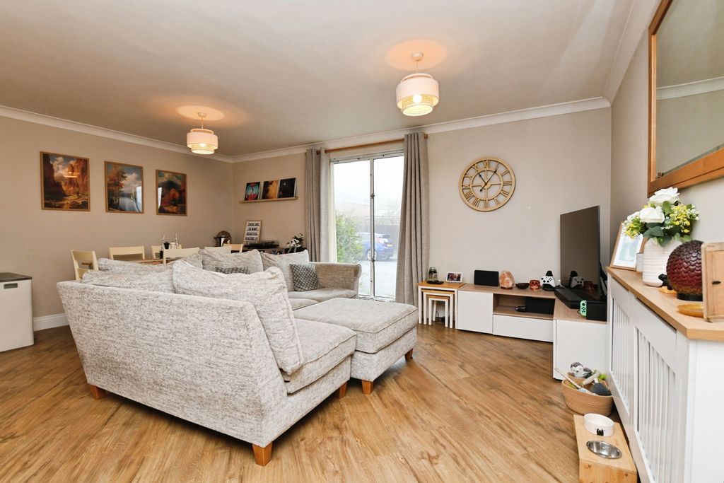 Additional image 11 of 2 bed flat for saleClockhouse Way, Braintree, Essex CM7