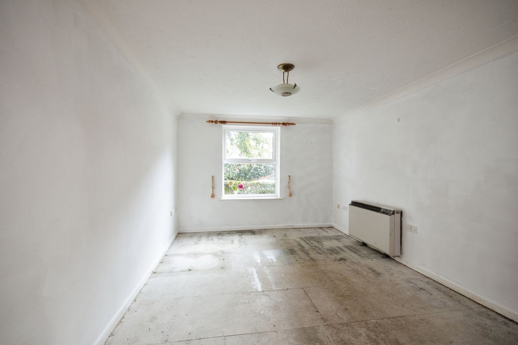 Additional image 3 of 1 bed flat for saleChestnut House, Blandford Forum DT11