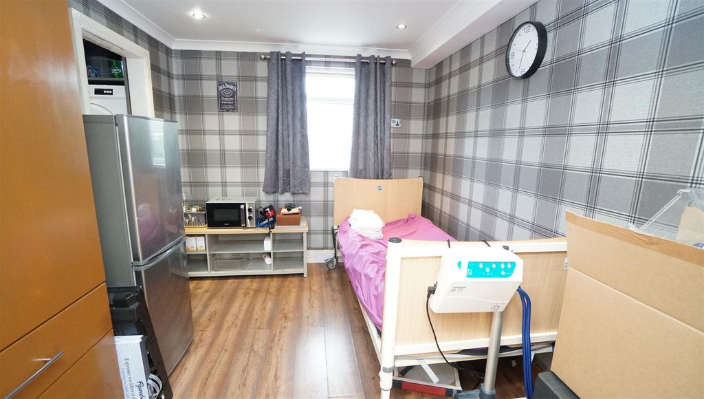 Additional image 4 of 1 bed flat for saleSanta Monica Grove, Idle, Bradford BD10