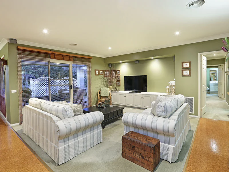 4 Lascelles Place, Highton VIC 3216 photo 2