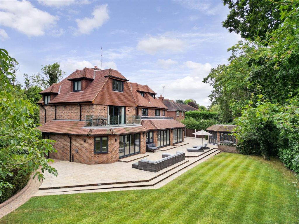 Additional image 44 of 6 bed detached house for saleWambrook Close, Hutton Mount, Brentwood CM13
