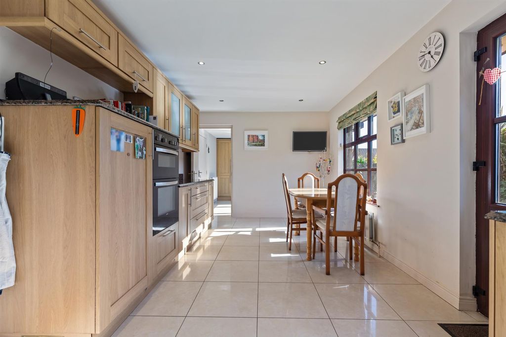 Additional image 8 of 4 bed detached house for sale16 Rowallane Dale, Saintfield BT24