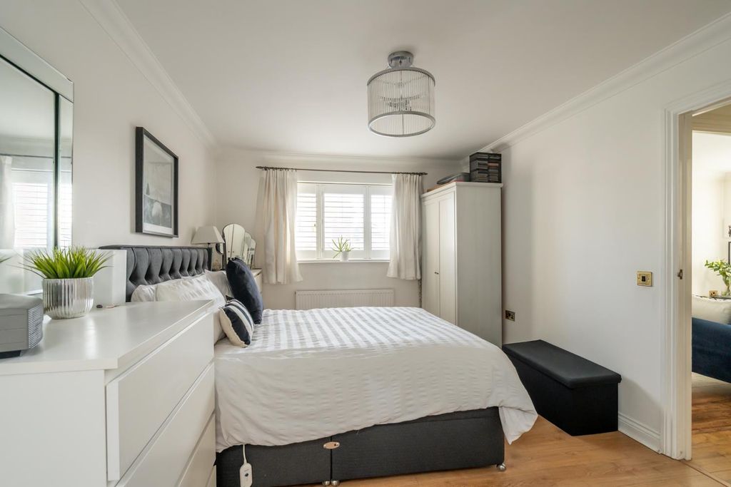 Additional image 6 of 2 bed flat for salePrincess Avenue, Aldwick, Bognor Regis PO21