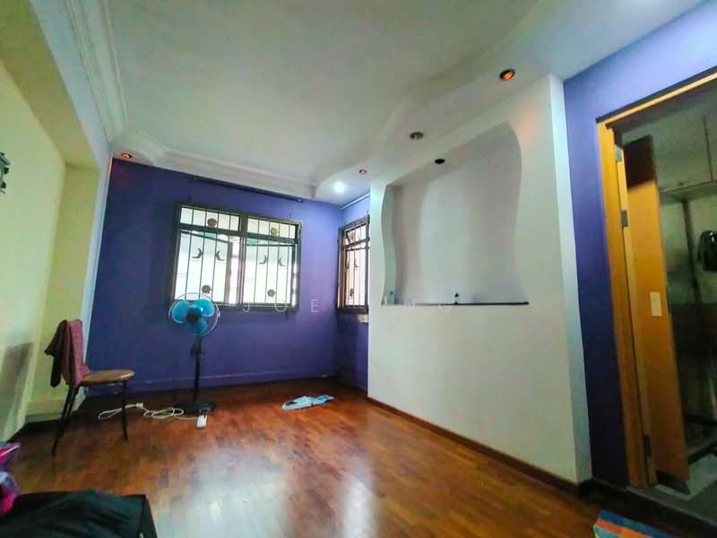 406 Sembawang Drive photo 5