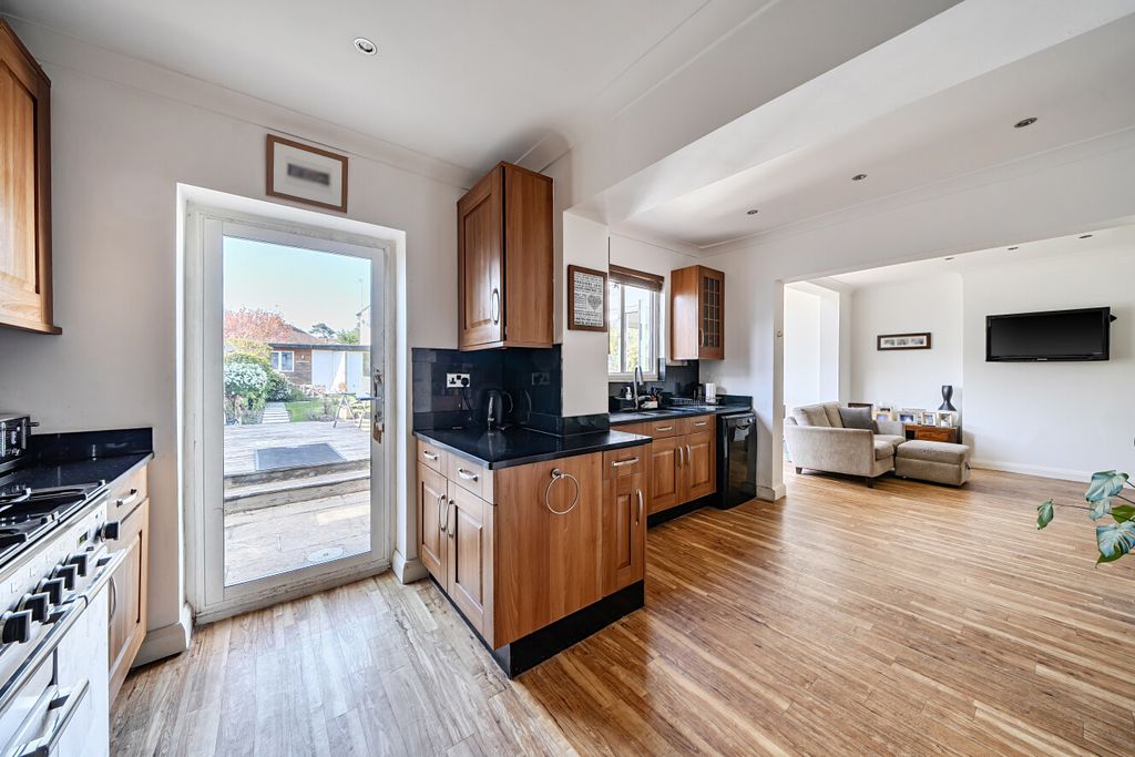 Additional image 5 of 4 bed semi-detached house for saleHurstdene Avenue, Hayes, Kent BR2