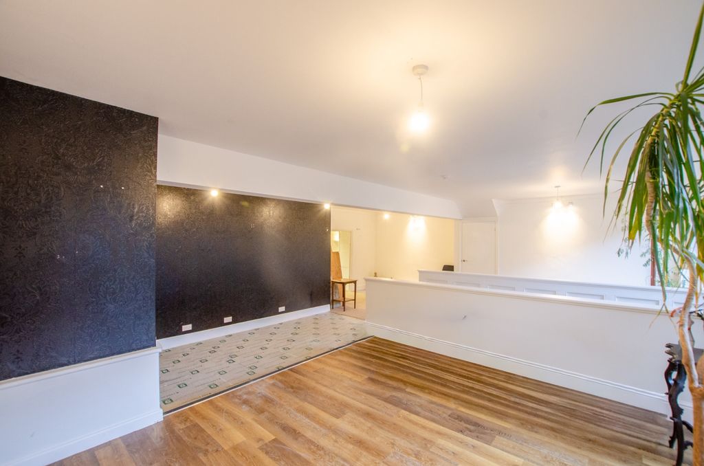 Additional image 6 of 4 bed flat for sale85 Fore Street, Bodmin PL31