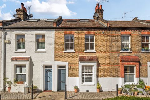 Quill Lane, Putney, London SW15