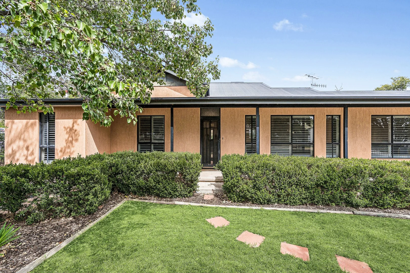 1 Maple Street, Leeton NSW 2705