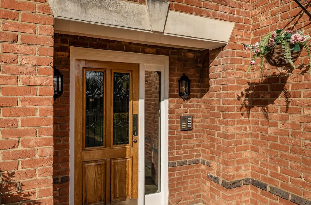 Additional image 14 of 2 bed flat for saleBroomfield, Binfield, Bracknell RG42