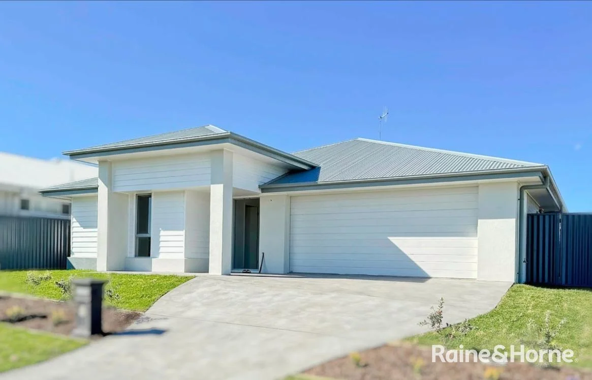 7 St John Terrace, Lake Cathie NSW 2445