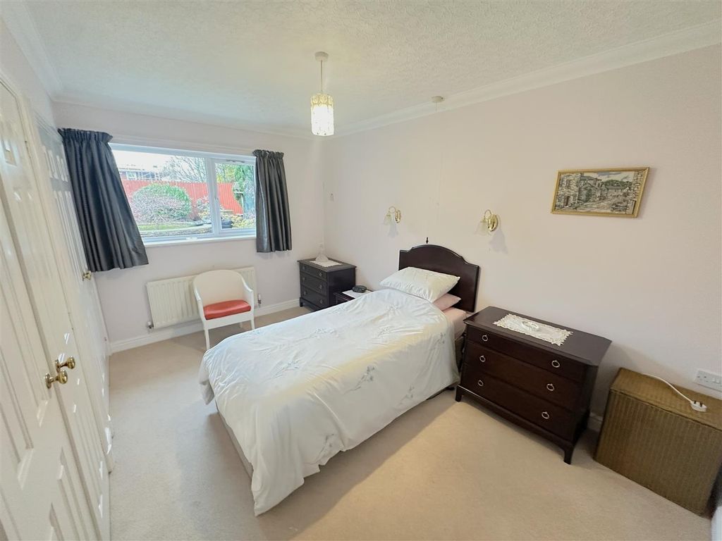 Additional image 15 of 3 bed detached bungalow for saleHoward Gardens, Brampton CA8