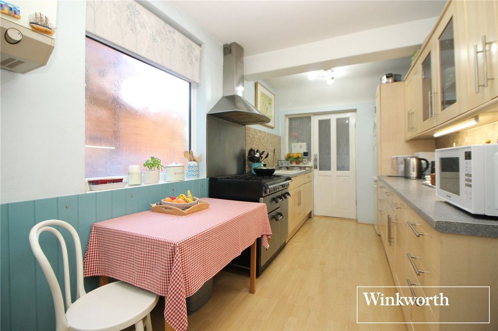 Additional image 6 of 3 bed semi-detached house for saleBullhead Road, Borehamwood, Hertfordshire WD6