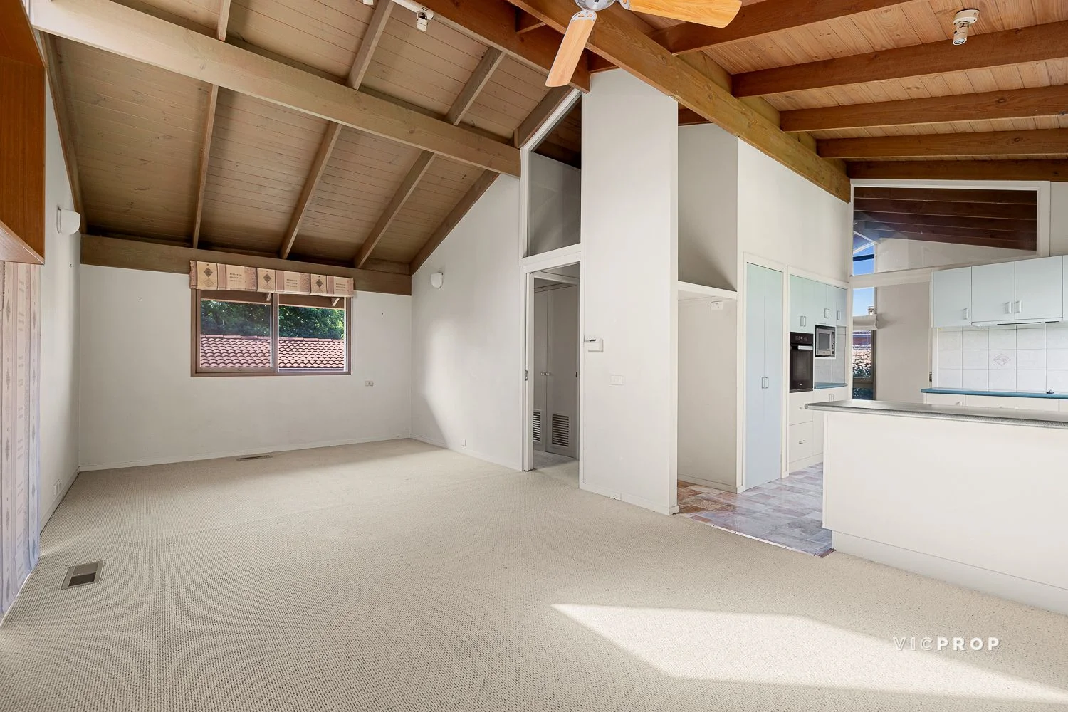 37 The Boulevarde, Doncaster VIC 3108 photo 5