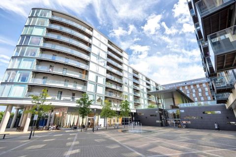 Station Approach, Hayes UB3