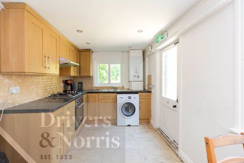 Calverley Grove, Archway, London N19