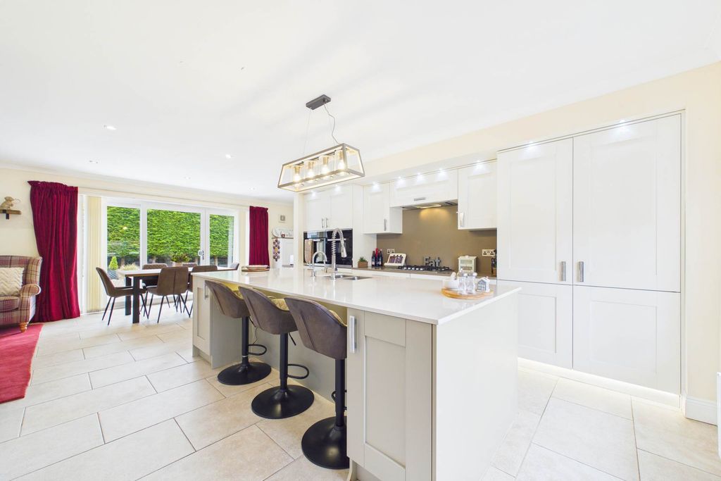 Additional image 3 of 4 bed detached bungalow for saleMorris Crescent, Motherwell ML1