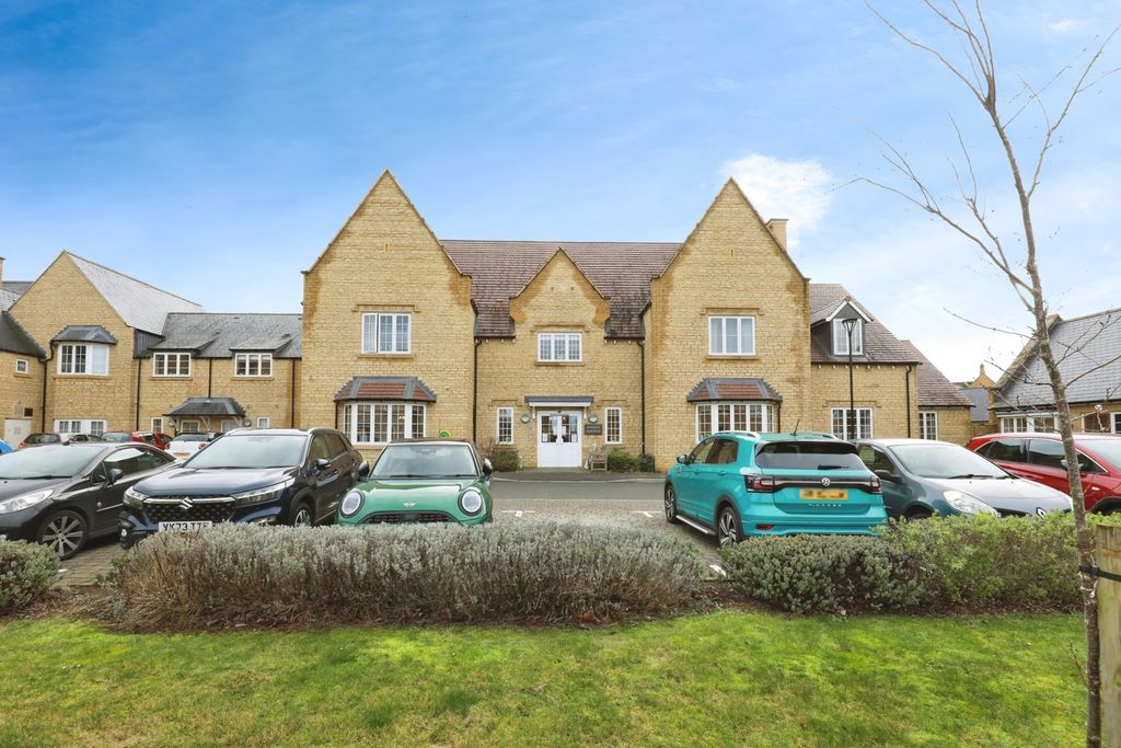 1 bed flat for saleSargent Square, Broadway, Worcestershire WR12