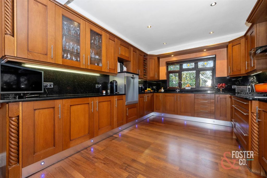 Additional image 13 of 5 bed detached house for saleSurrenden Crescent, Brighton BN1