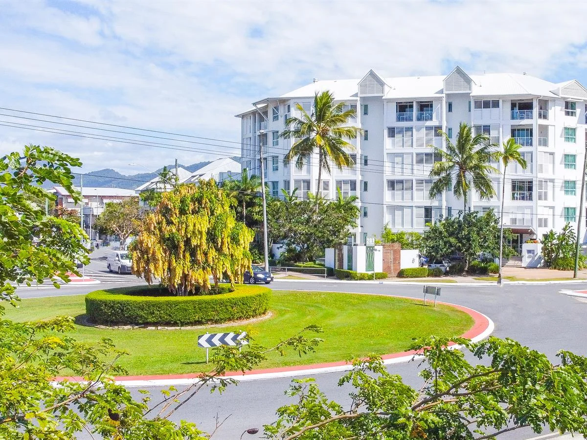 2/199-201 Lake Street, Cairns North QLD 4870