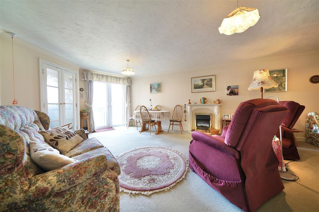 Additional image 2 of 1 bed flat for saleCommercial Road, Weymouth DT4