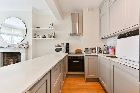 Halford Road, Fulham, London SW6