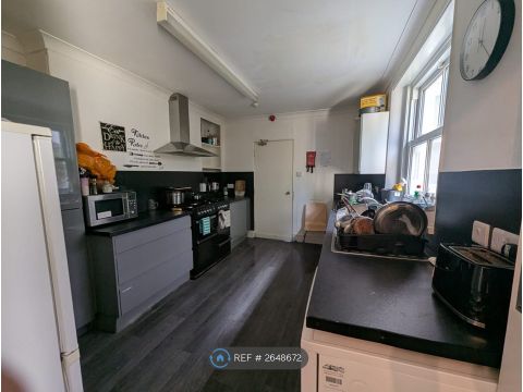 North Road East, Plymouth PL4, Room to rent