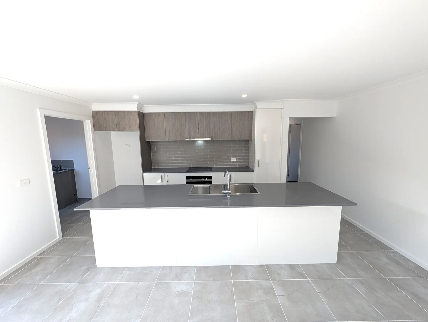 16 Montenegro Crescent, Mount Duneed VIC 3217 photo 2