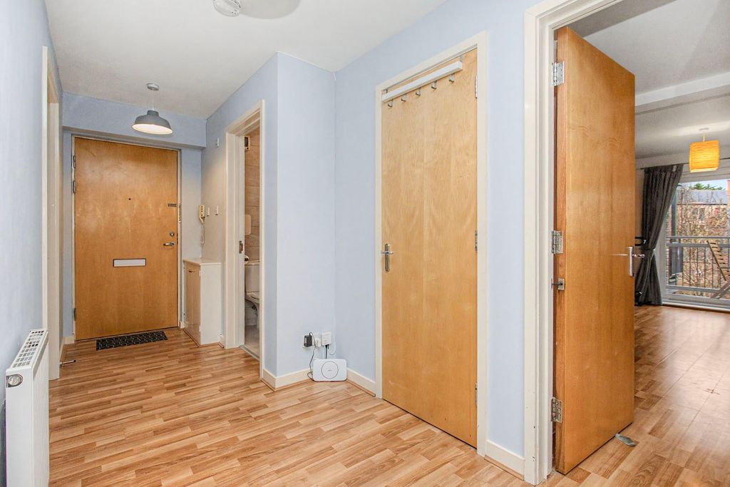 Additional image 12 of 2 bed flat for sale2/6 Albion Gardens, Leith, Edinburgh EH7