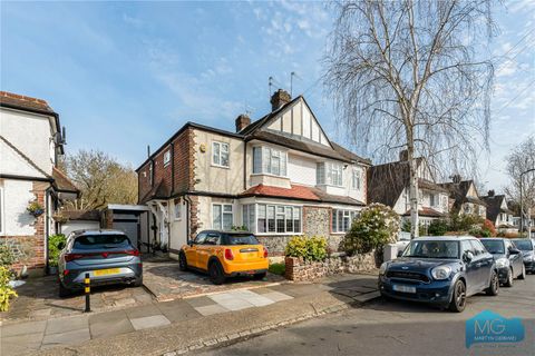 Great Bushey Drive, London N20